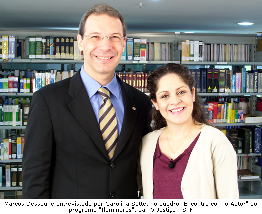 Foto de Marcos Dessaune entrevistado por Carolina Sette no programa Iluminuras - TV Justi�a